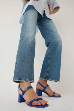 Julia in Azul^No.6 Store Outlet