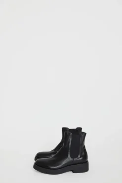 Pull on Crepe Sole Boot in Nero^No.6 Store Outlet